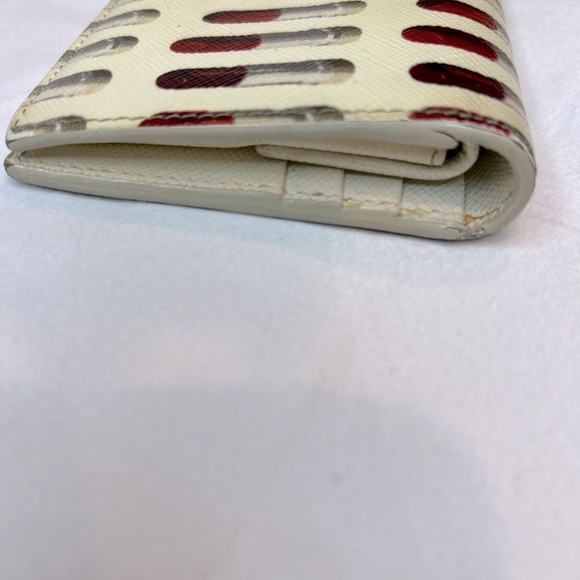 EUC Prada Saffiano Print Lipstick Print Bi-Fold Wallet White Dis - Picture 5 of 9